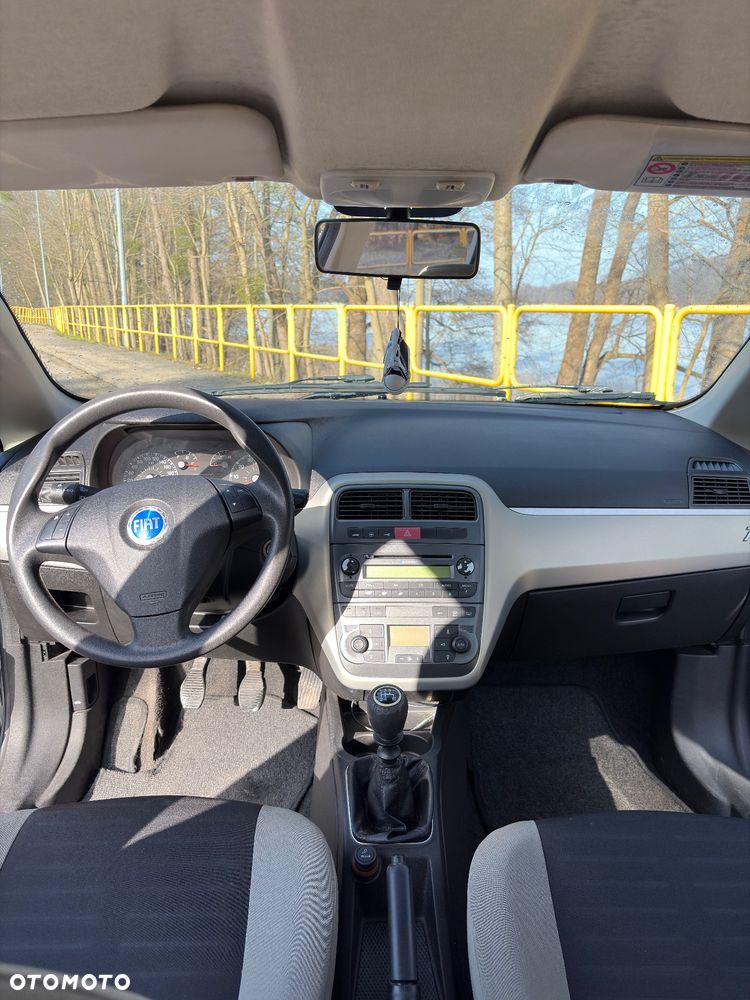 Fiat Grande Punto - 15