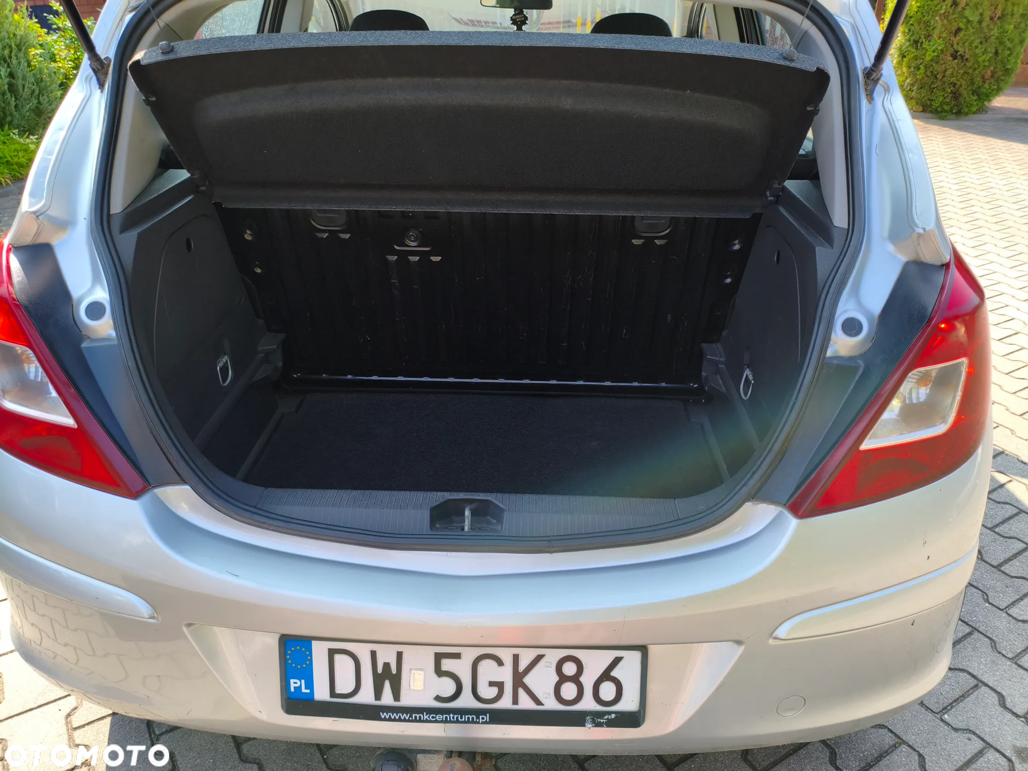 Opel Corsa 1.2 16V Essentia - 8