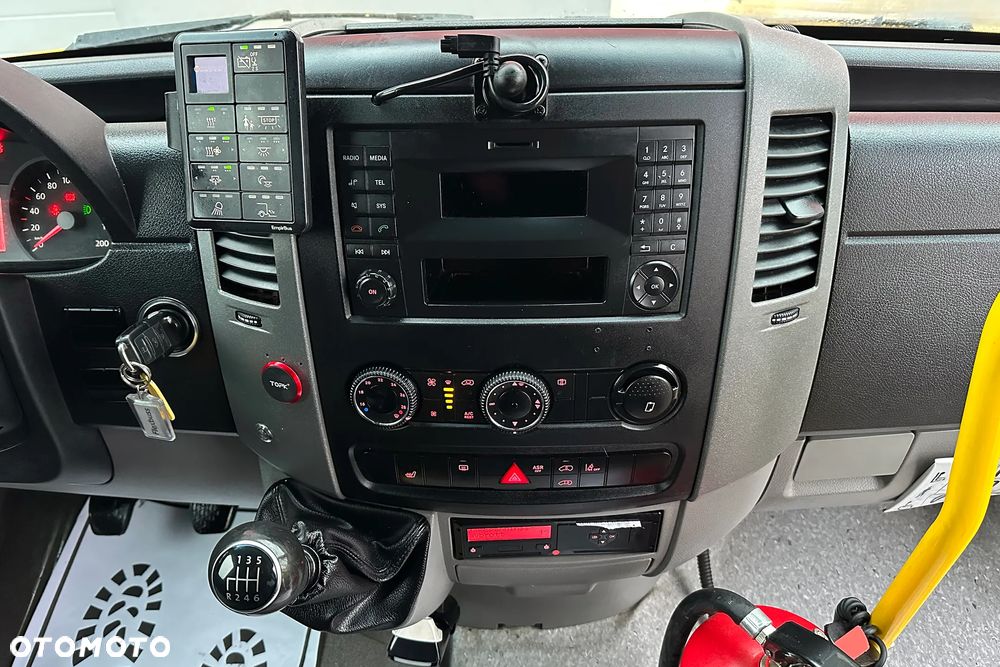 Volkswagen Crafter AUTOBUS - 23