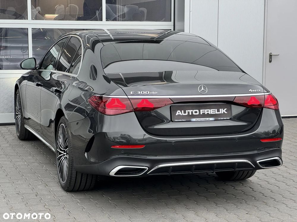 Mercedes-Benz Klasa E 300 de PHEV 4-Matic AMG 9G-Tronic - 12