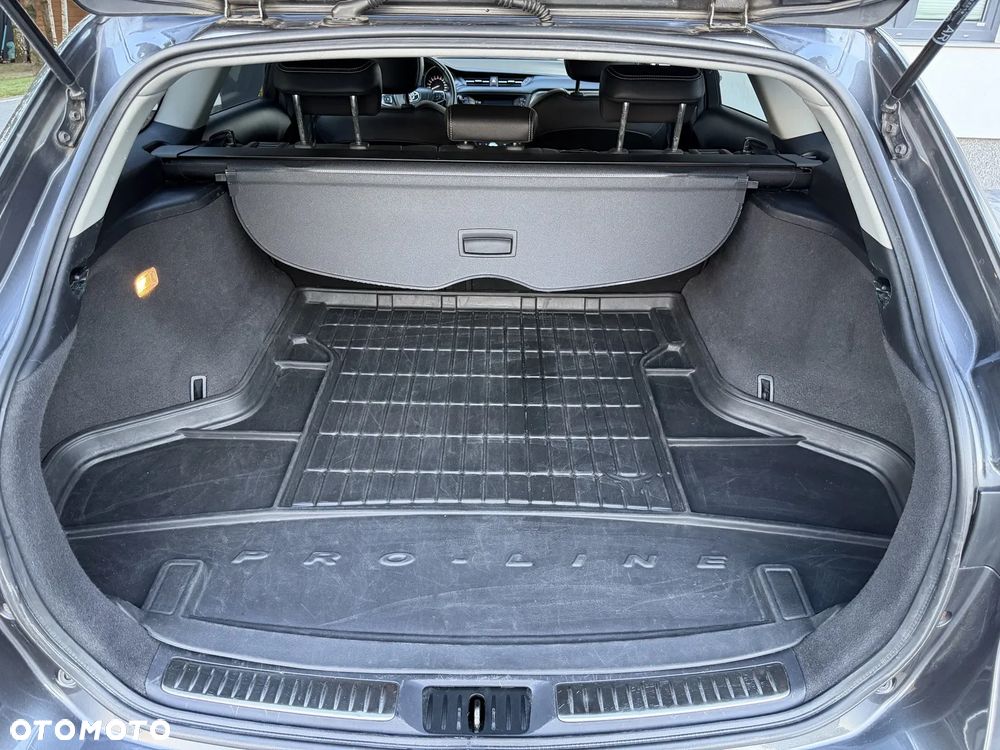 Toyota Avensis 1.8 Premium - 37
