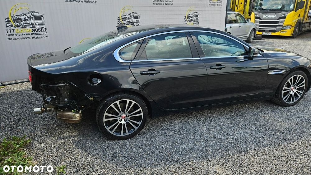 Jaguar XF - 20