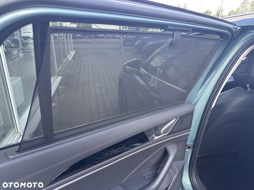Volkswagen Passat Variant 2.0 TDI SCR Elegance DSG - 39