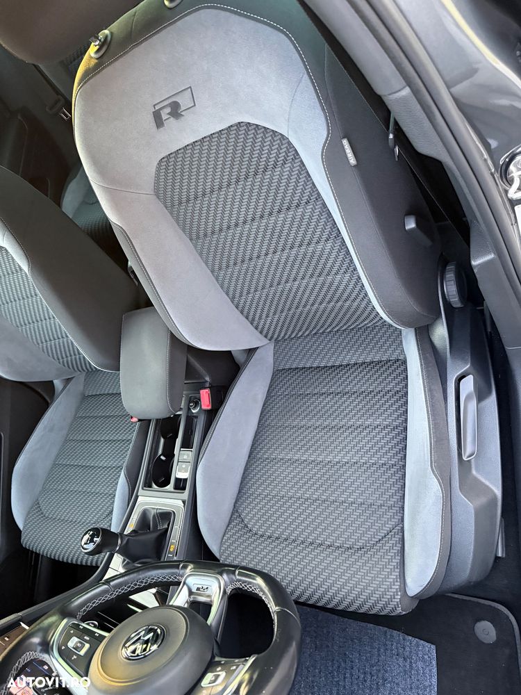 Volkswagen Golf - 25