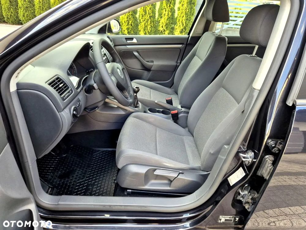 Volkswagen Golf - 14
