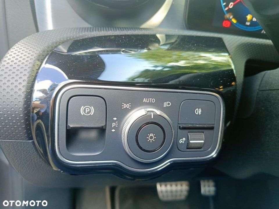 Mercedes-Benz CLA - 13