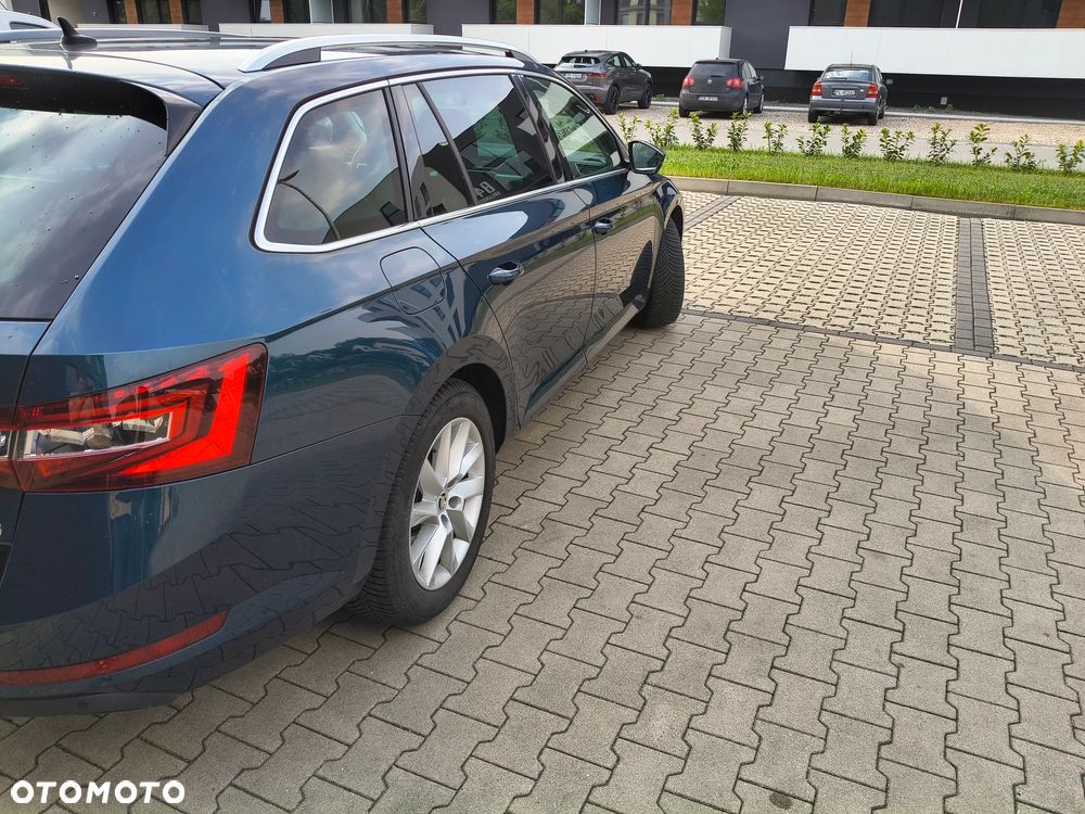 Skoda Superb 2.0 TDI Style DSG - 5