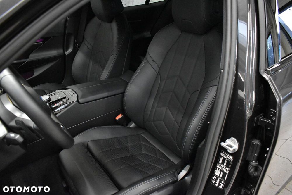 BMW Seria 5 520d xDrive mHEV M Sport - 12