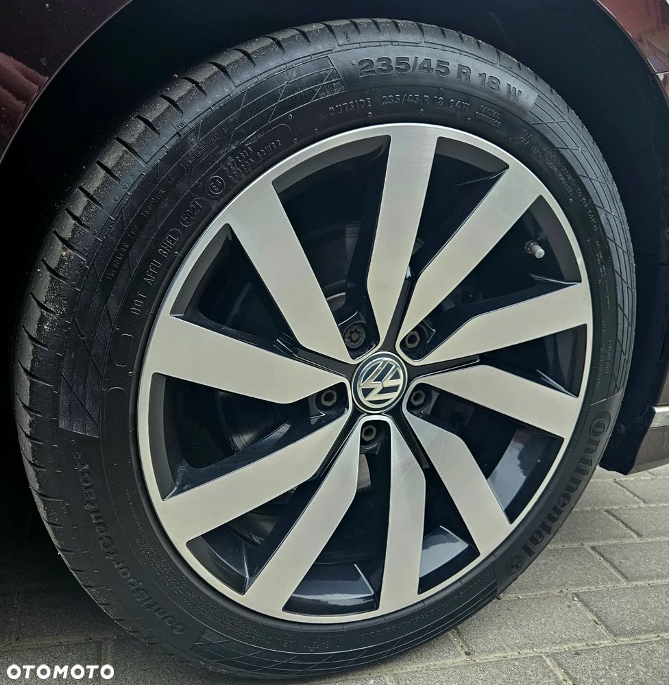 Volkswagen Passat 2.0 TDI (BlueMotion Technology) Highline - 28