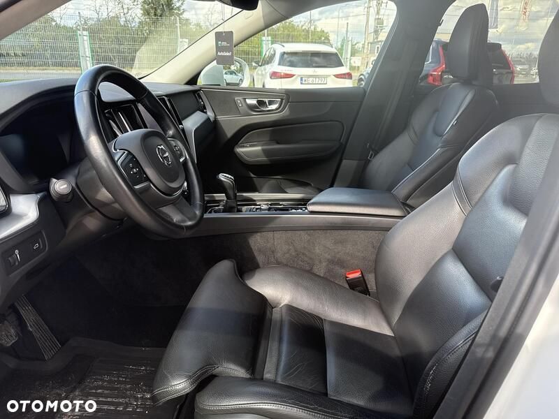 Volvo XC 60 D3 Momentum Pro - 11
