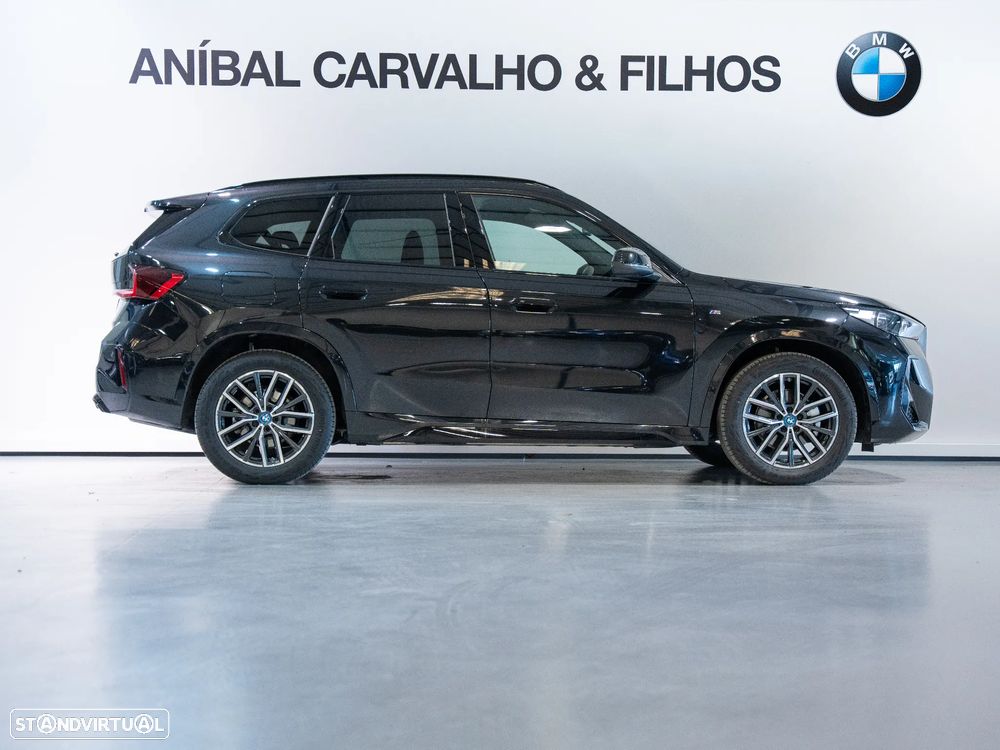 BMW iX1 eDrive20 Pack Desportivo M - 2