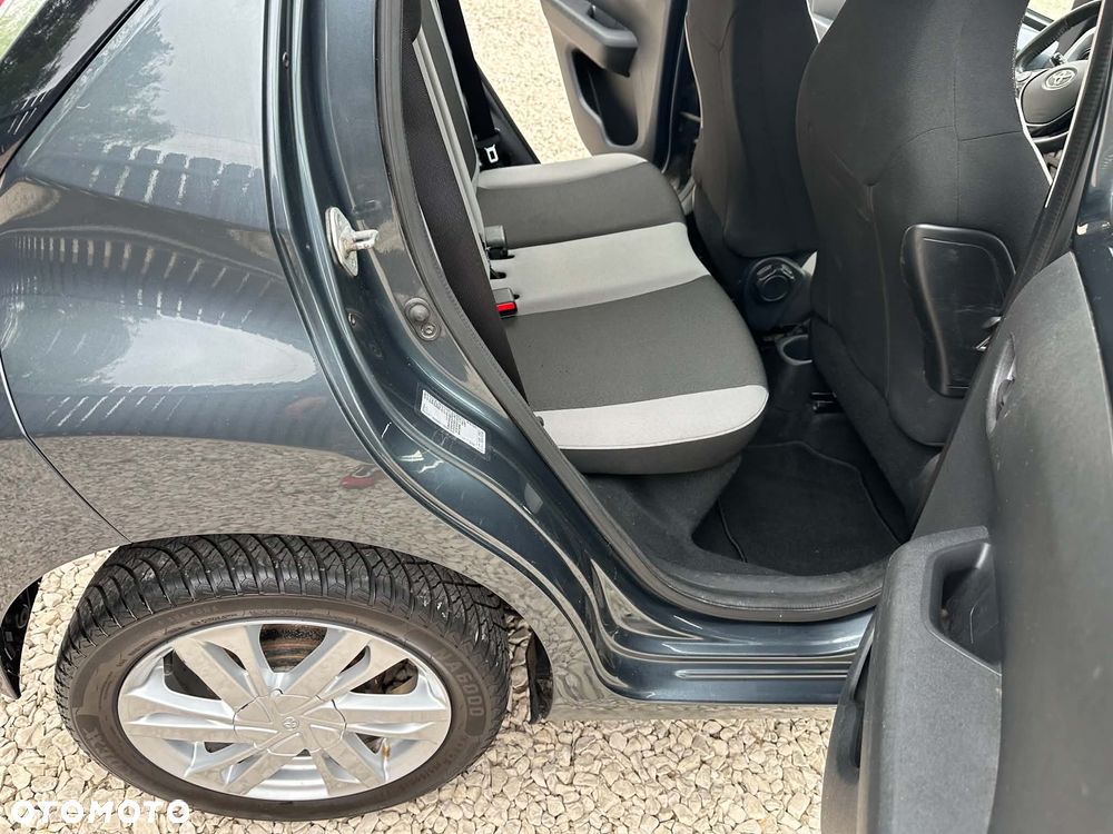Toyota Aygo x-clusiv - 12