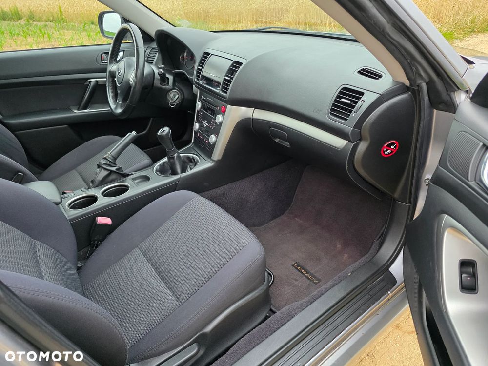 Subaru Legacy - 17