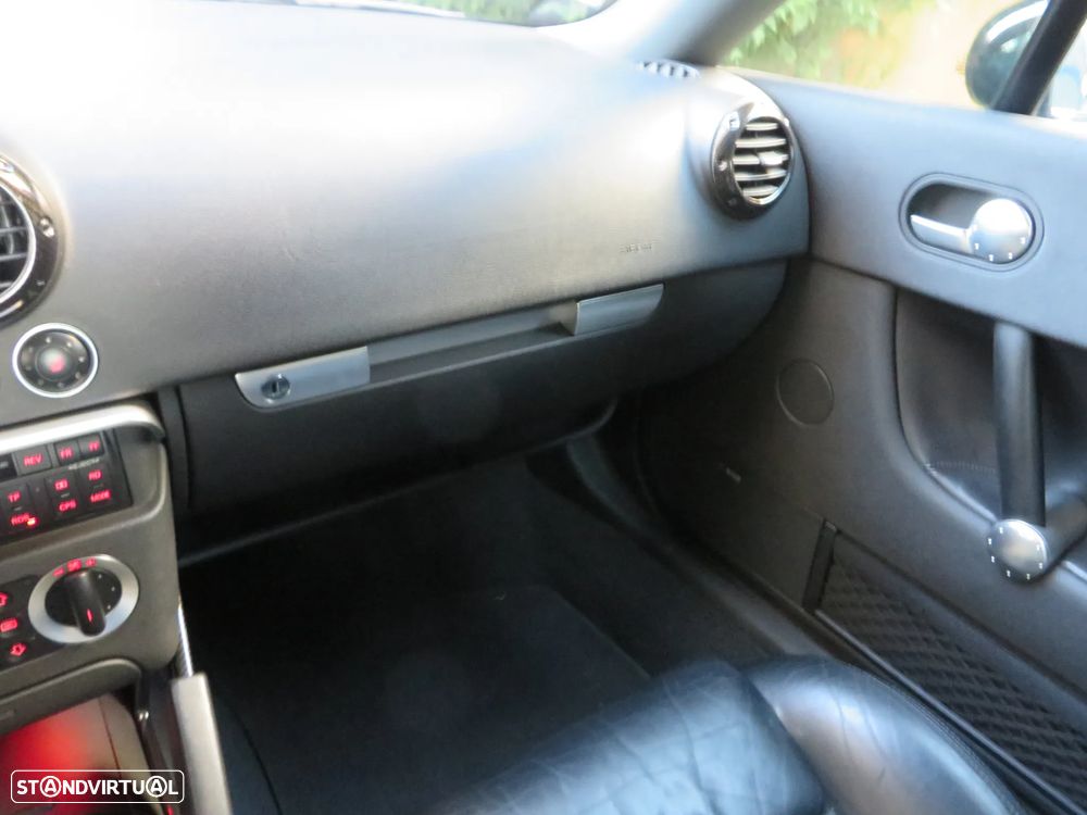 Audi TT Coupé 1.8 T - 32