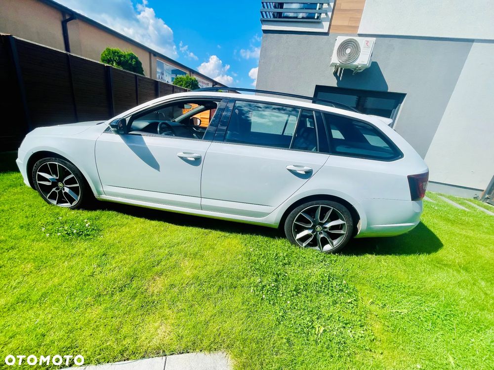 Skoda Octavia 2.0 TDI RS DSG - 6