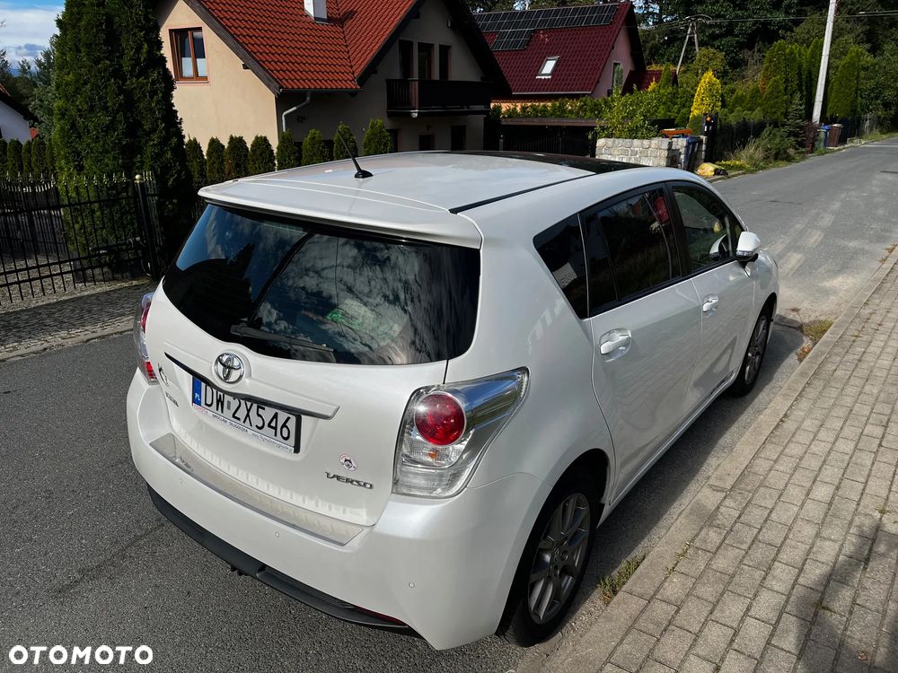 Toyota Verso 1.8 Prestige 7os - 3