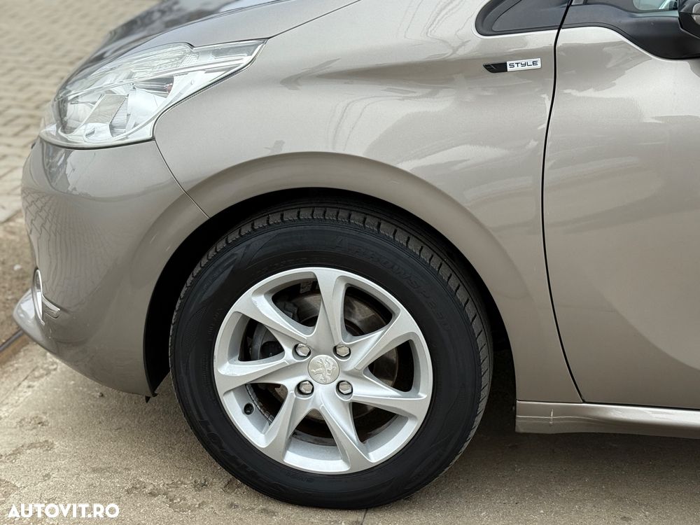 Peugeot 208 82 PureTech Style - 22