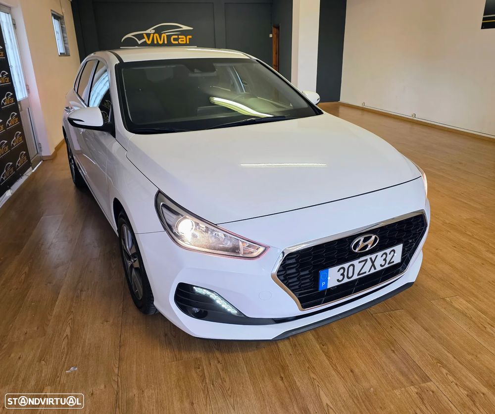 Hyundai i30 1.6 CRDI STyle+Navi - 17