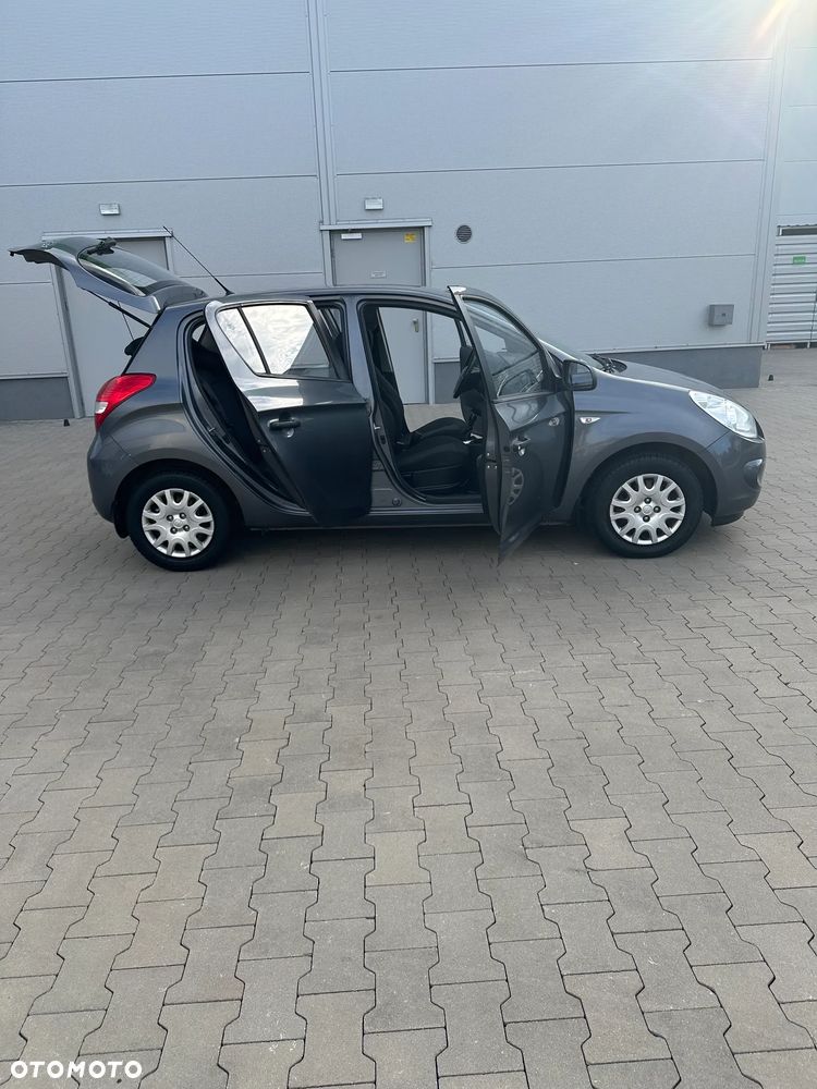 Hyundai i20 - 16