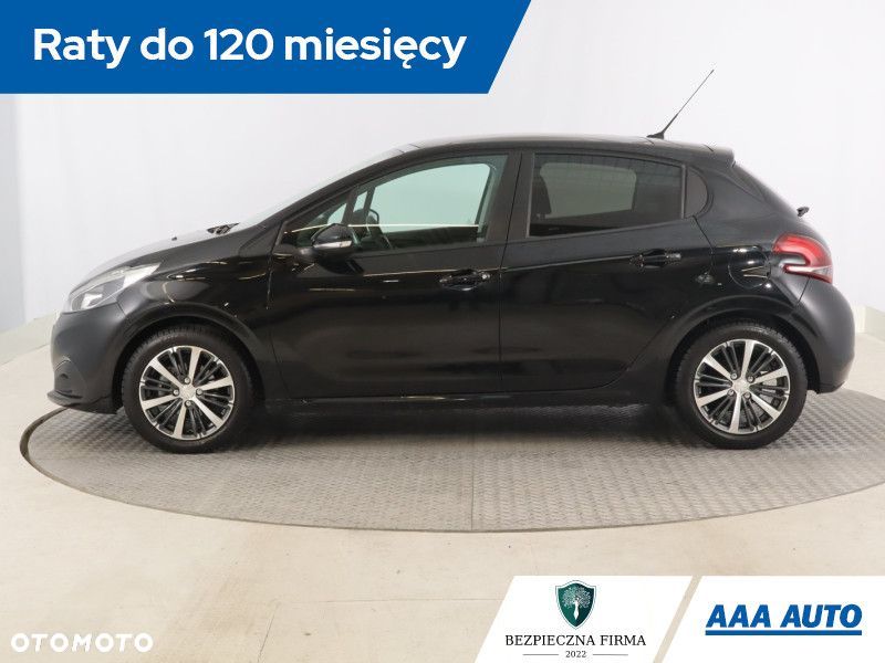 Peugeot 208 - 4