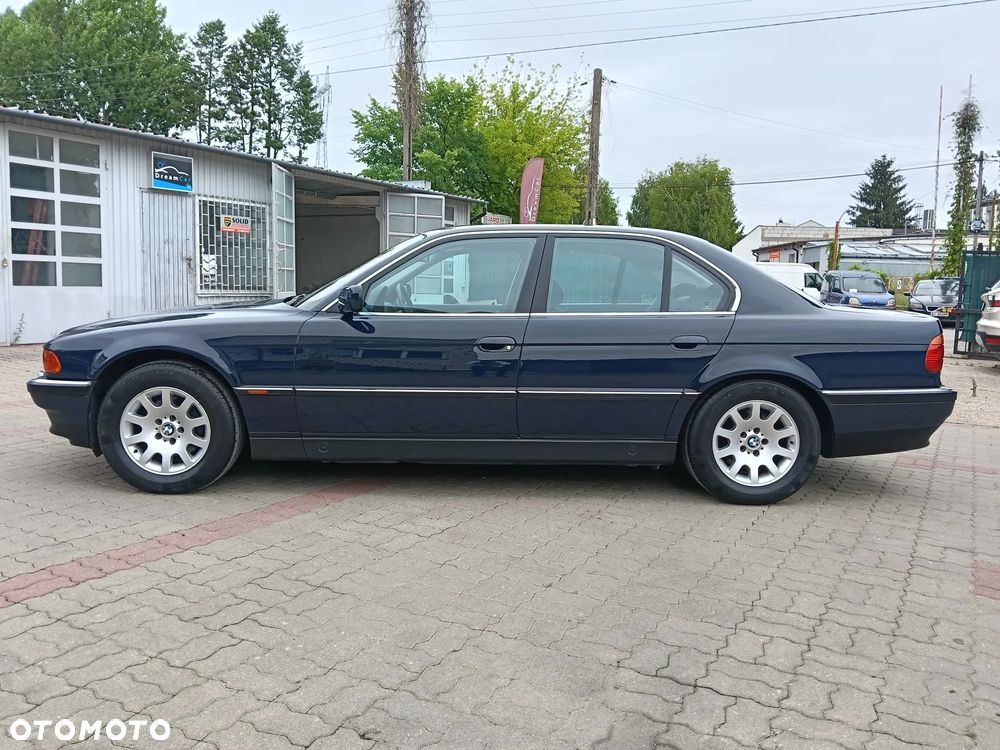 BMW Seria 7 - 17