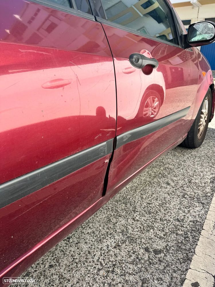 Ford Focus 1.6 Ghia - 5