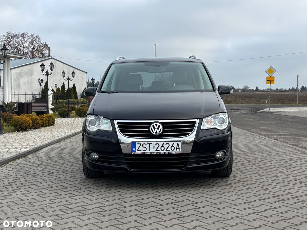 Volkswagen Touran 2.0 TDI DSG Highline - 9