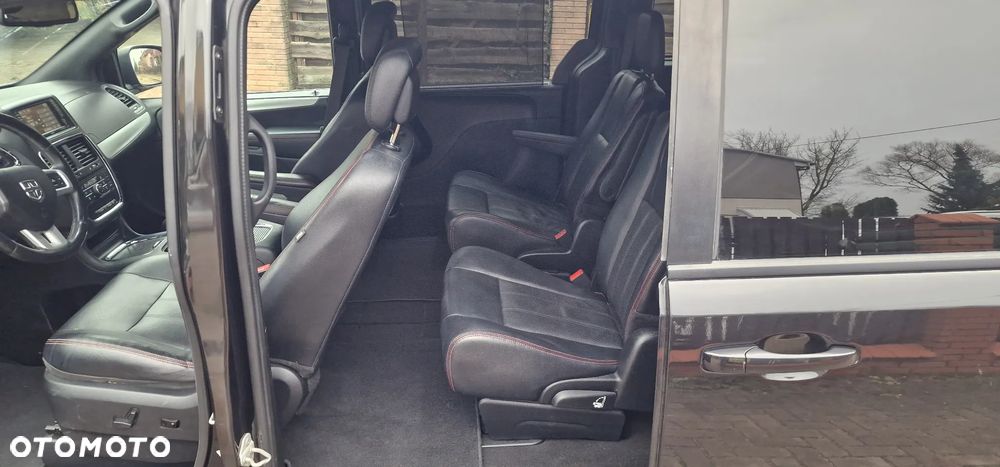 Dodge Grand Caravan - 21