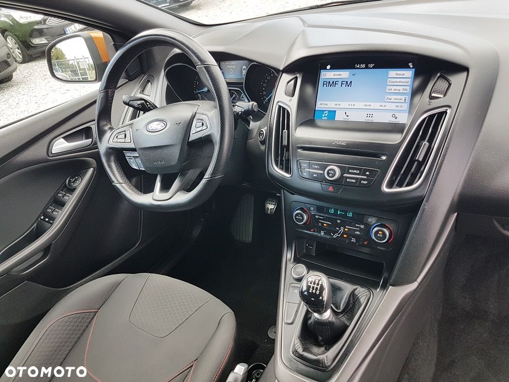 Ford Focus 1.0 EcoBoost Start-Stopp-System ST-LINE - 24