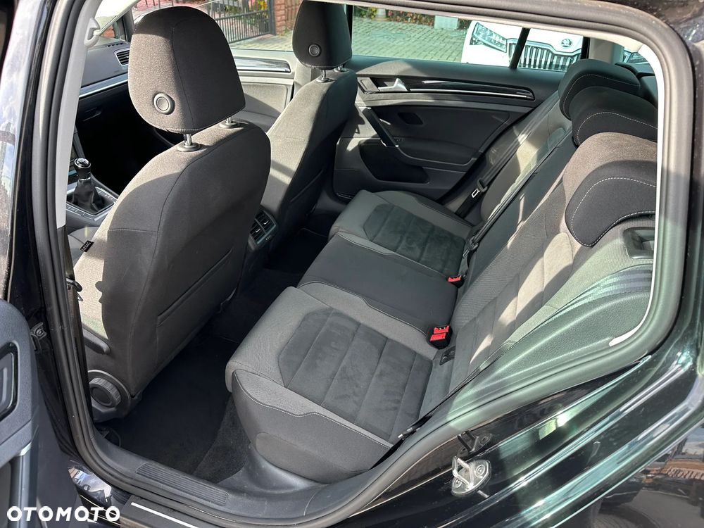 Volkswagen Golf - 20
