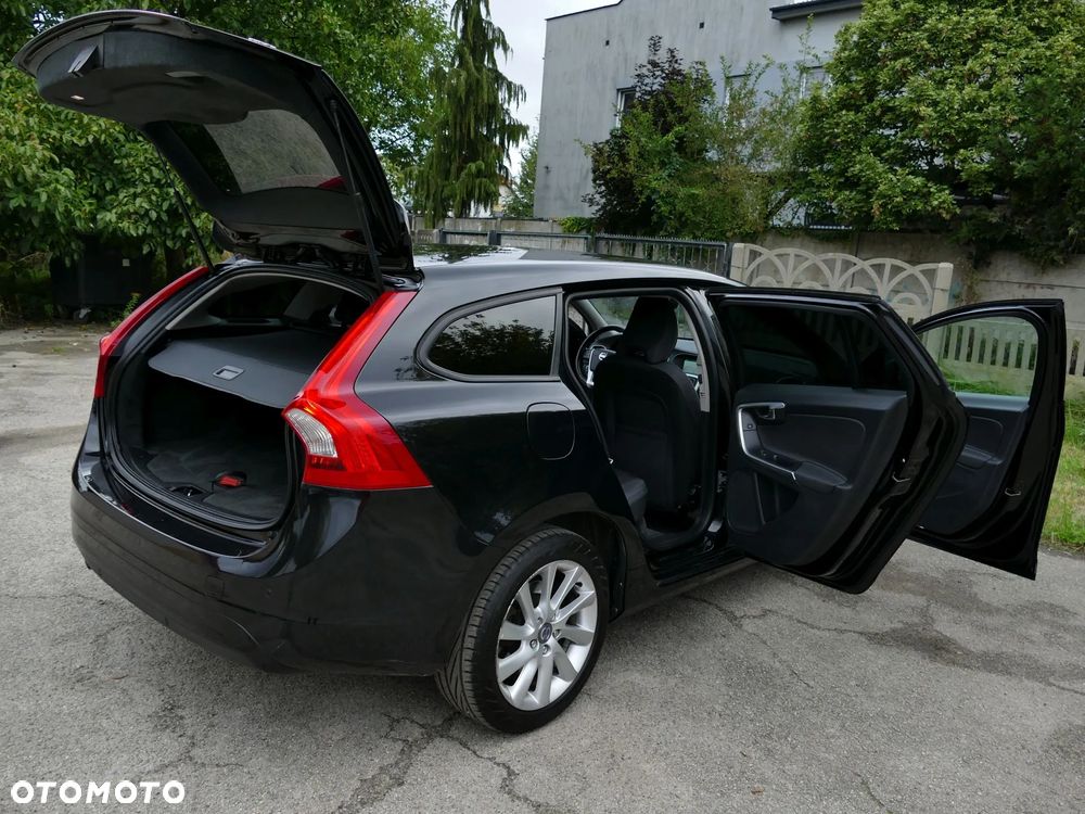 Volvo V60 D3 Momentum - 23