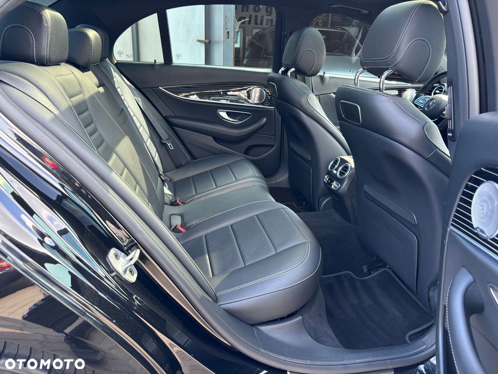 Mercedes-Benz Klasa E 300 9G-TRONIC - 8
