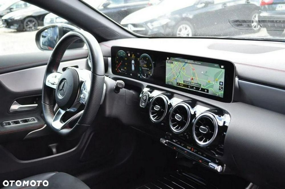 Mercedes-Benz CLA 200 7G-DCT AMG Line - 35