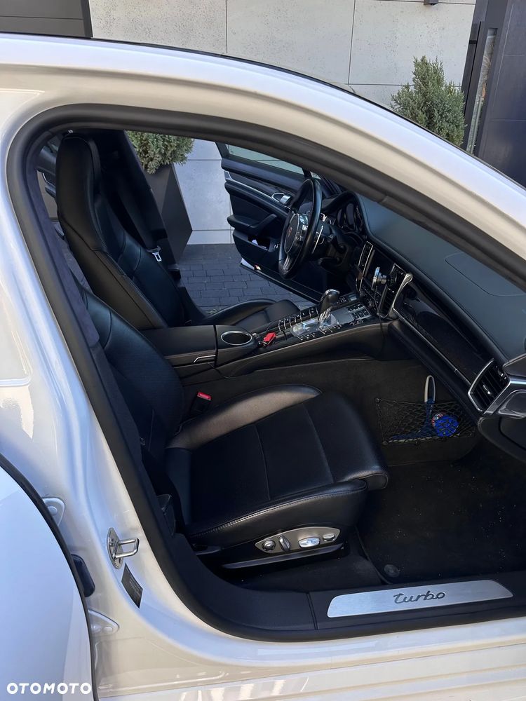 Porsche Panamera Turbo - 7