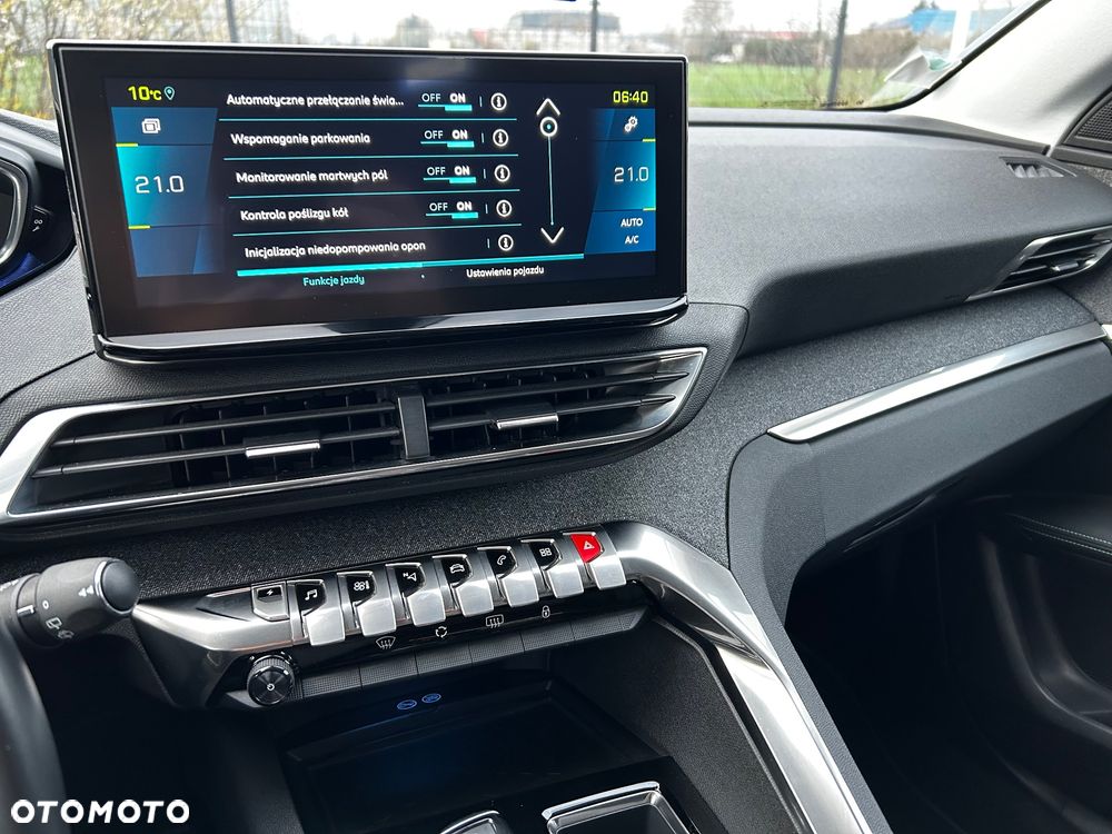 Peugeot 3008 1.6 PureTech Hybrid4 PHEV Allure Pack S&S EAT8 - 27