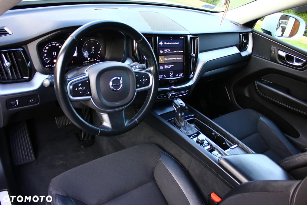 Volvo XC 60 D4 Momentum Pro - 28