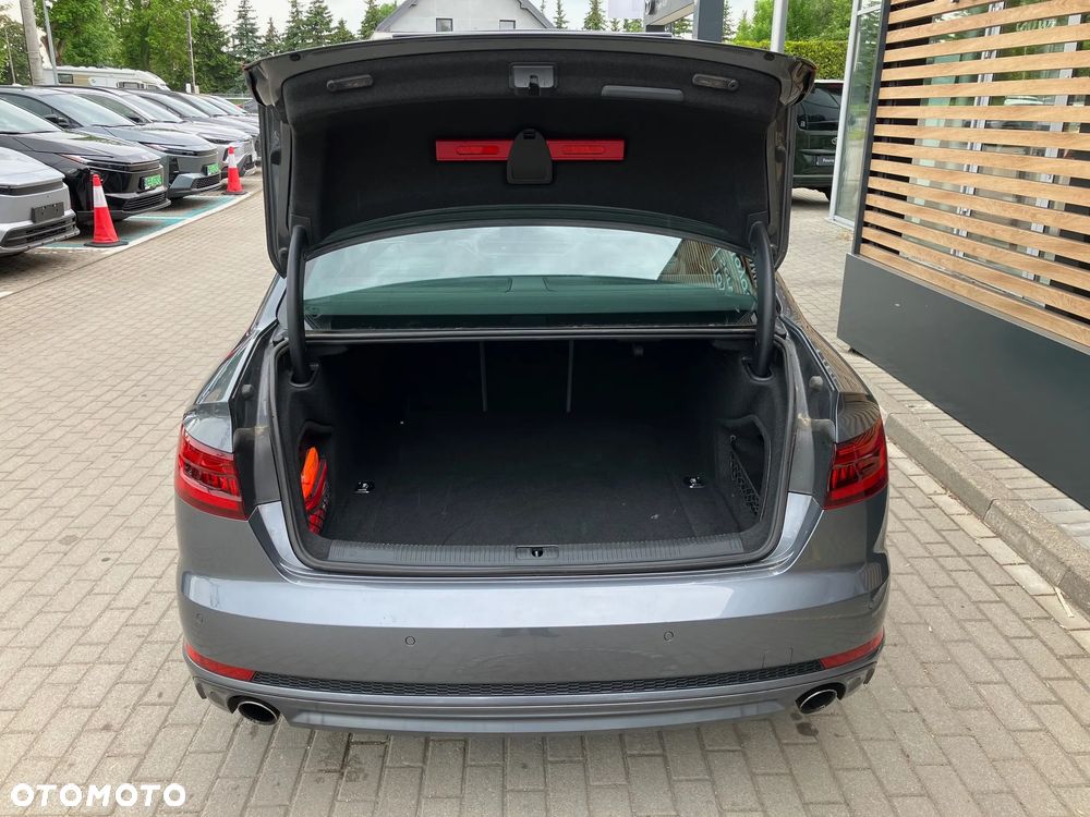 Audi A4 Limousine 2.0 TFSI ultra S tronic - 8