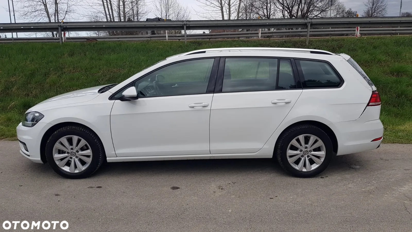 Volkswagen Golf - 6