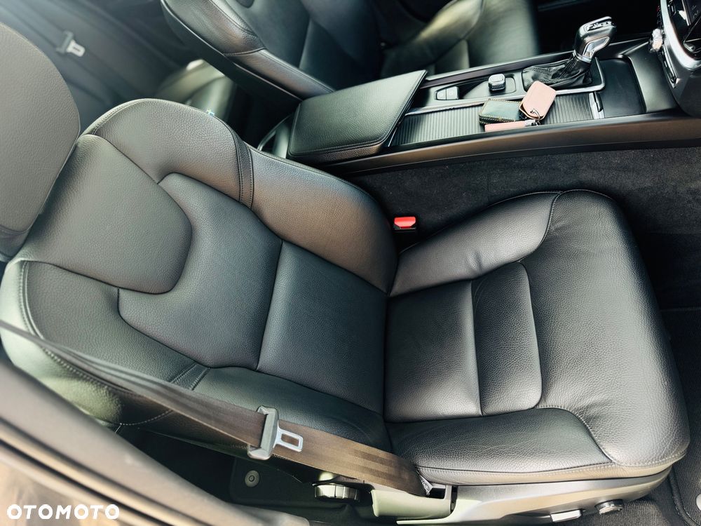 Volvo V60 D3 Momentum Pro - 21