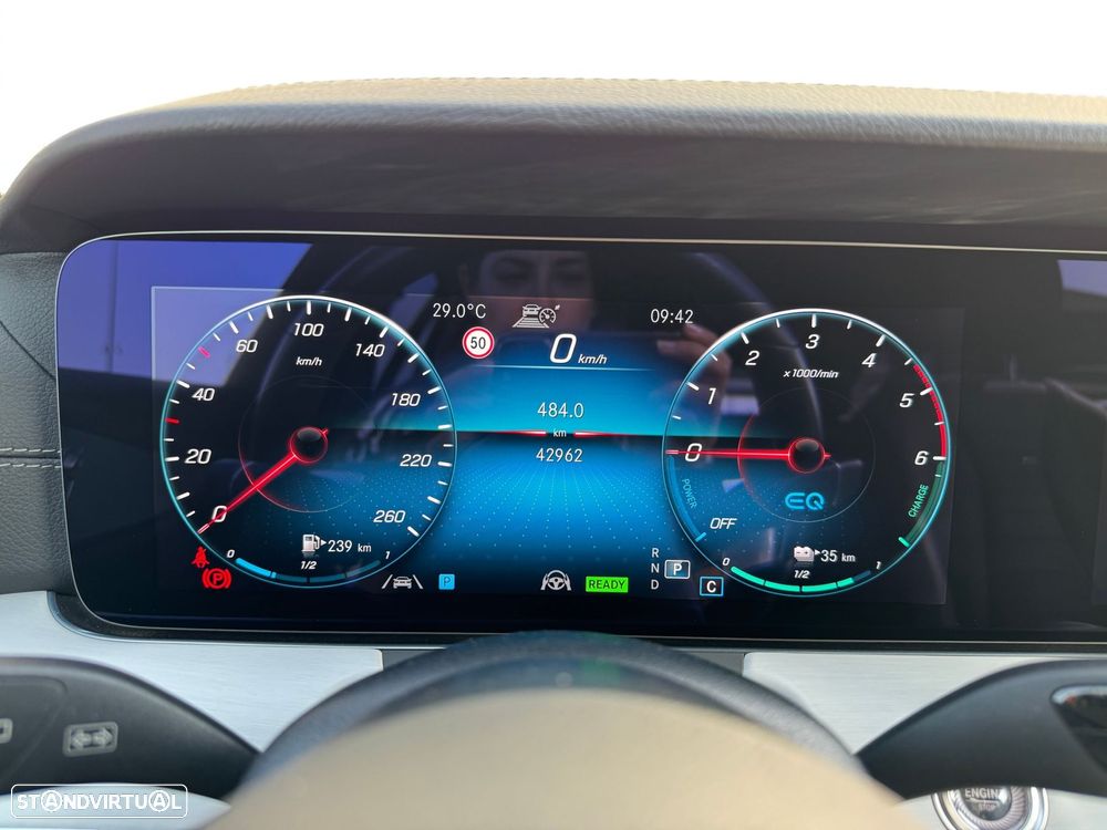 Mercedes-Benz E 300 de Avantgarde 4Matic - 12
