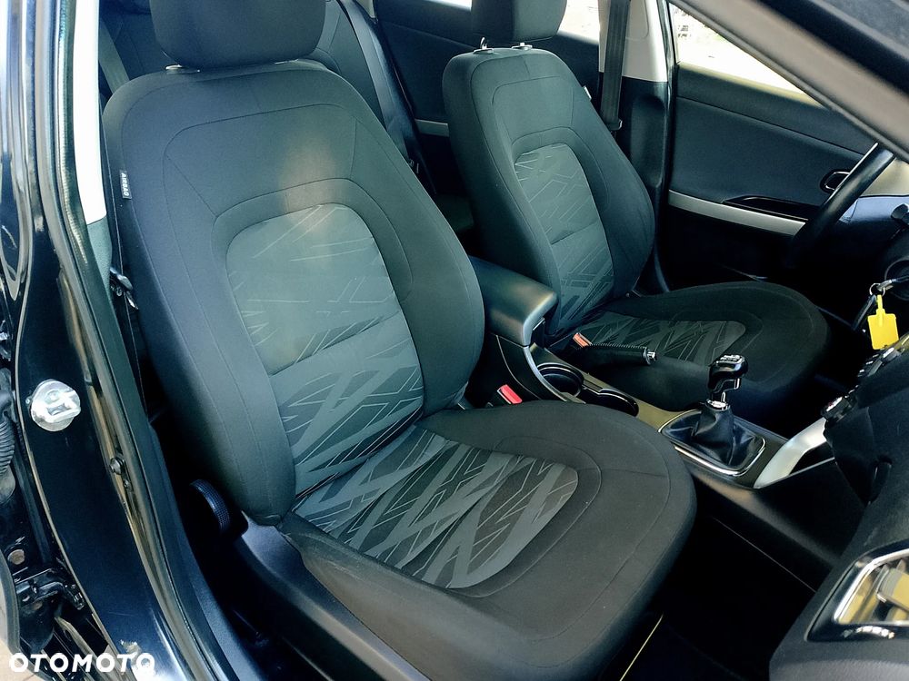 Kia Ceed 1.6 CRDi 136 ISG Vision - 16