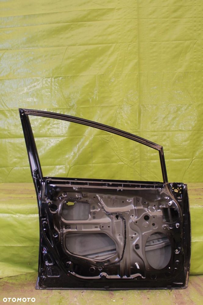 Drzwi Toyota Prius Plus + 2011-2021r. przód lewy - 2