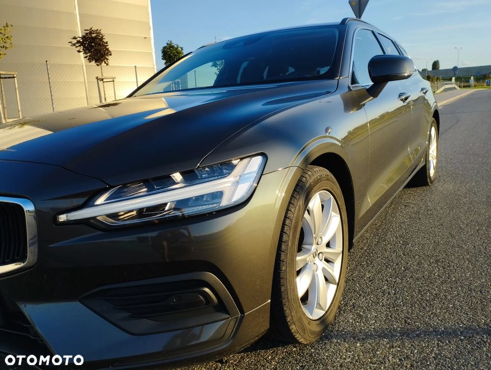 Volvo V60 B3 B Momentum - 9