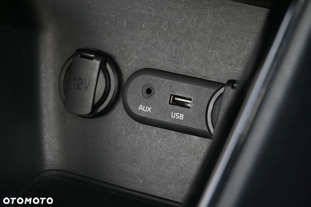 Kia Ceed - 32