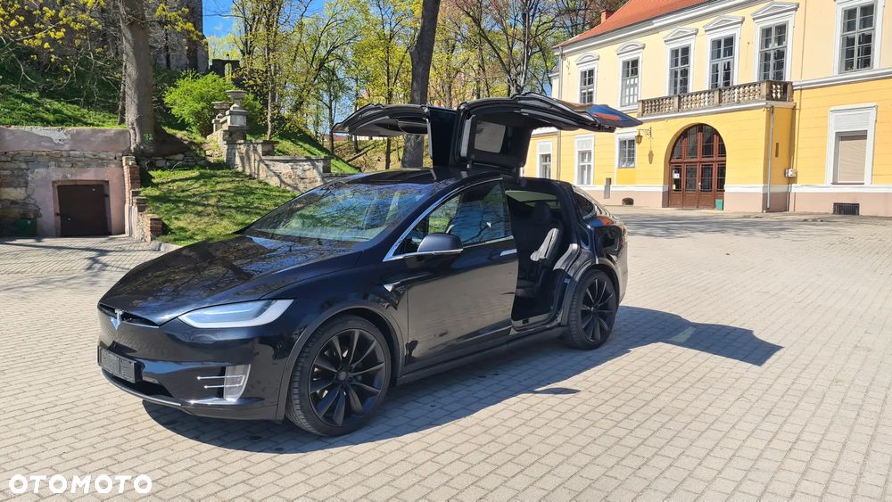 Tesla Model X - 2