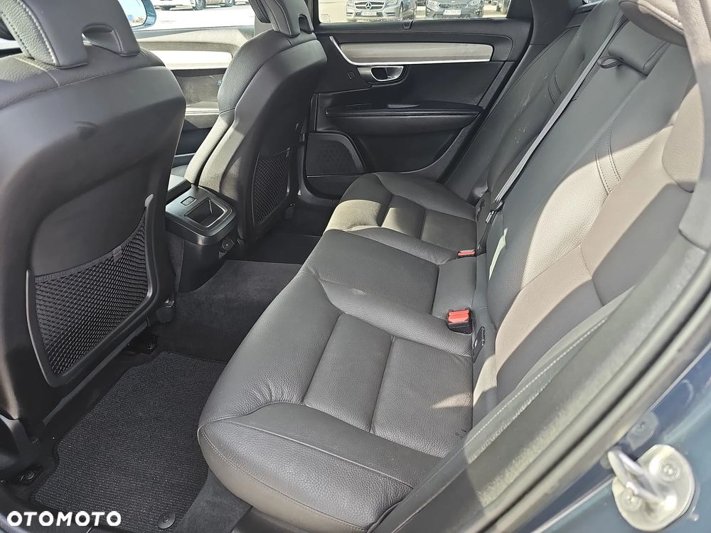 Volvo V90 Cross Country B5 B AWD Plus - 25