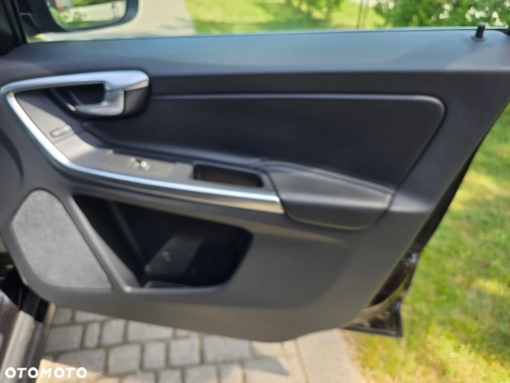 Volvo XC 60 D4 Geartronic Summum - 28