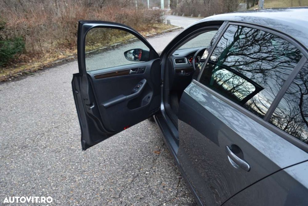 Volkswagen Jetta 1.4 TSI Comfortline - 4