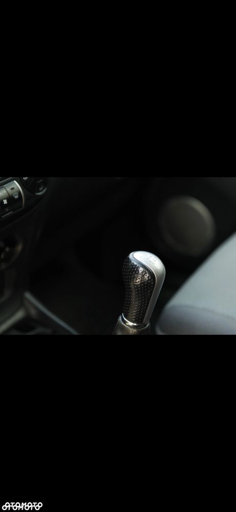 Toyota RAV4 D-4D 4x4 Sol - 11