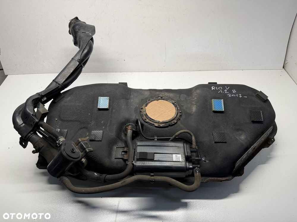ZBIORNIK PALIWA BAK KIA RIO IV V 1.2 BENZYNA 17-21  31100-H8100 - 1